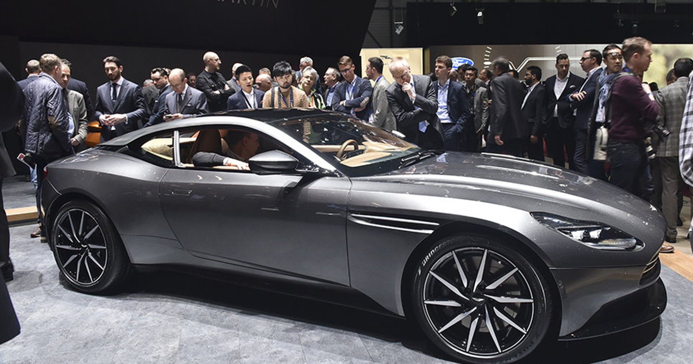Aston Martin DB11