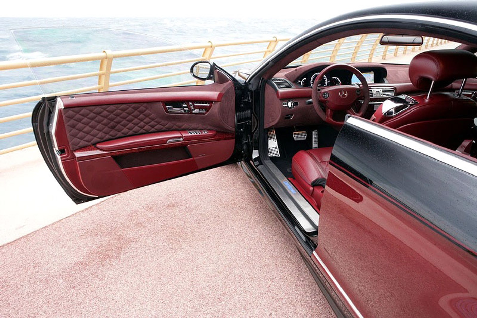 Essen Motor Show 2007: Carlsson Aigner CK65 RS Eau Rouge – dwukolorowy luksus