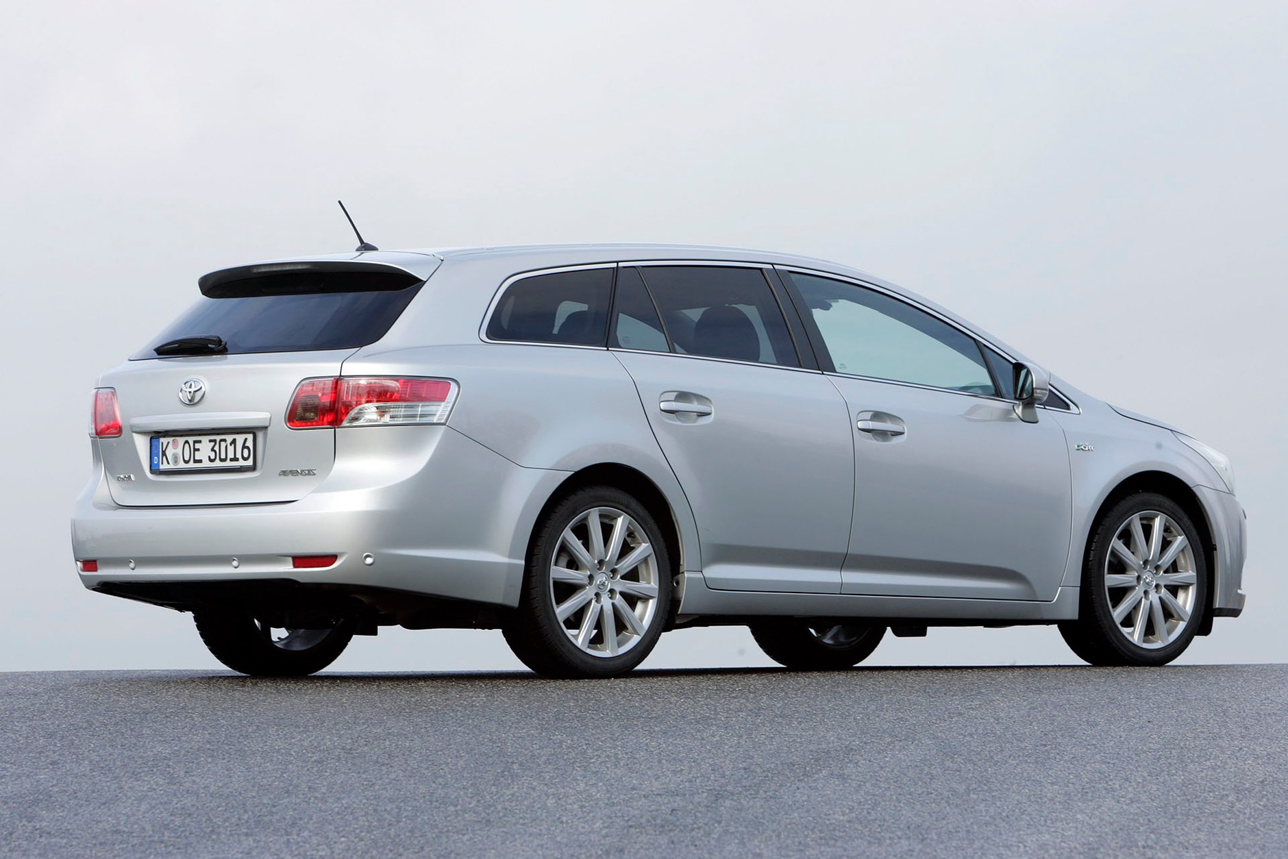 Toyota Avensis - lata produkcji 2008-19