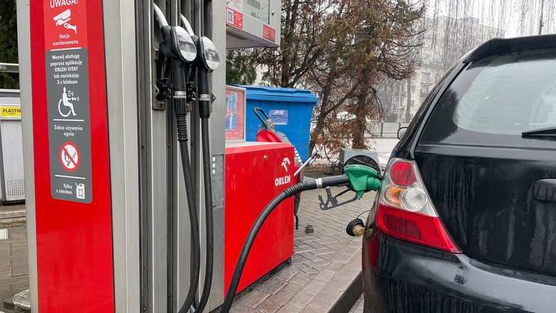 Tankowanie. Stacja paliw. Orlen
