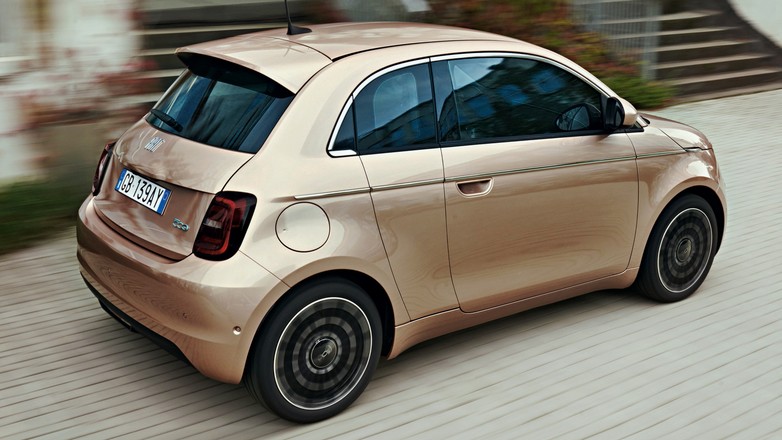 Nowy Fiat 500e 3+1