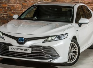 Teraz Toyota Camry będzie hybrydowa