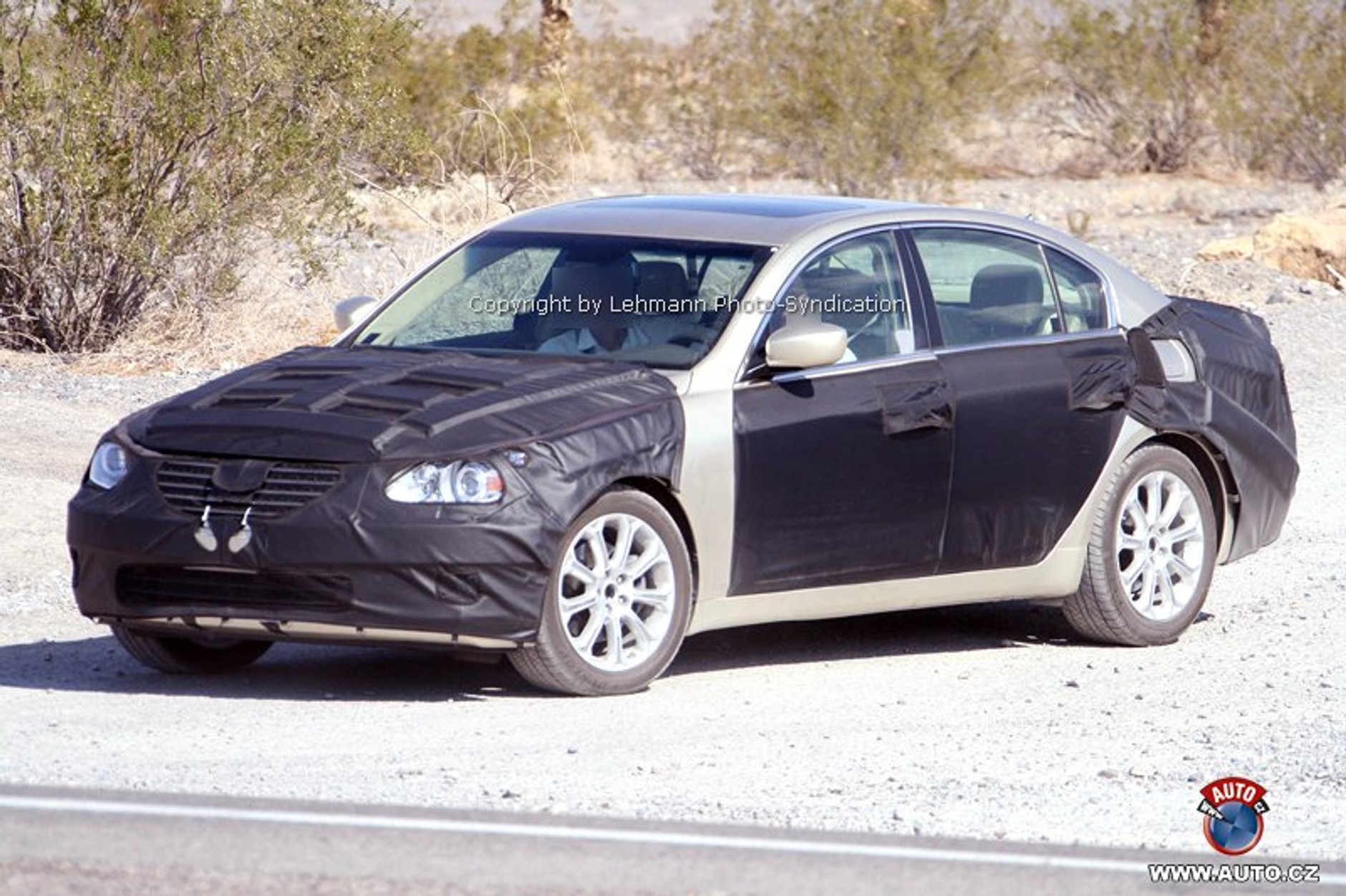 Zdjęcia szpiegowskie: Hyundai Genesis 4,6 V8 – broń przeciw BMW serii 5