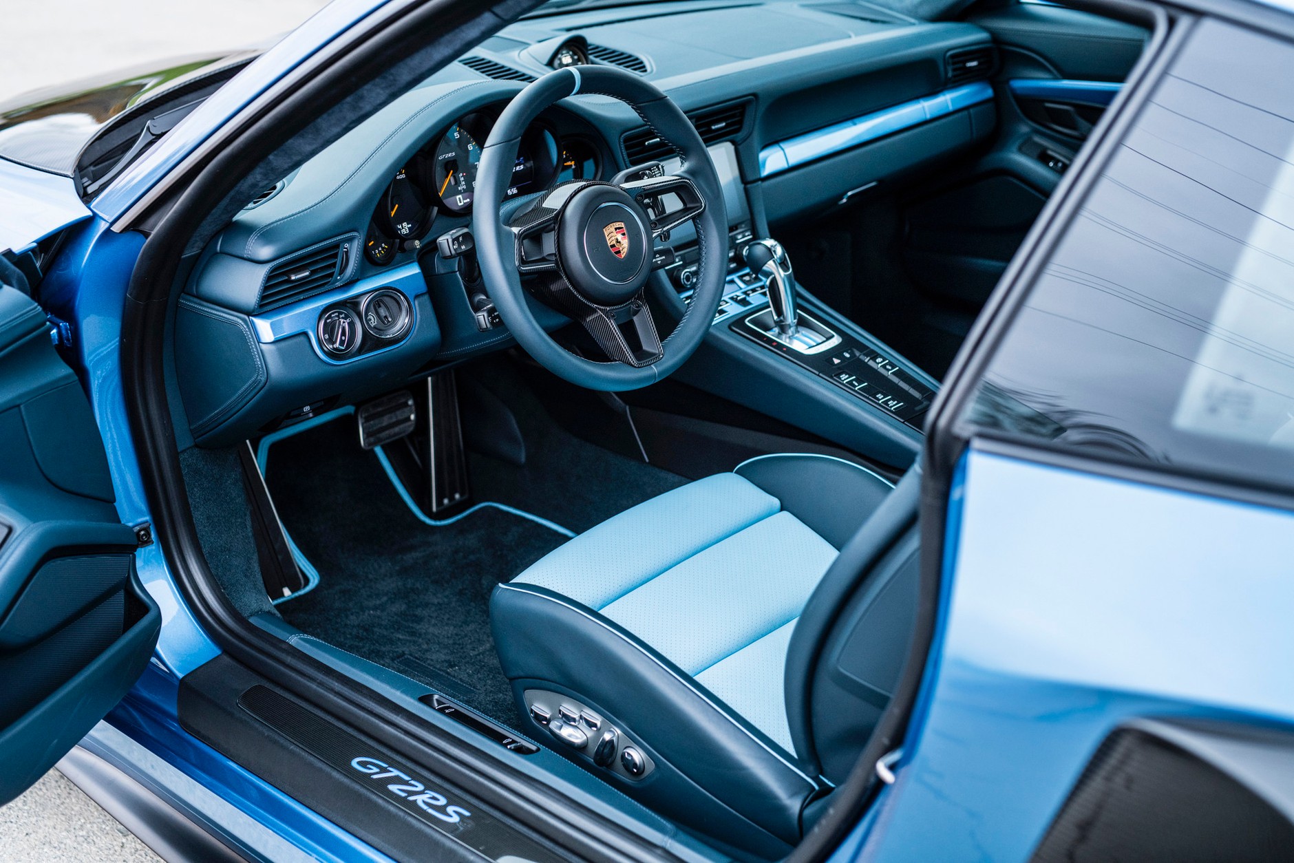 Porsche 911 GT2 RS Weissach