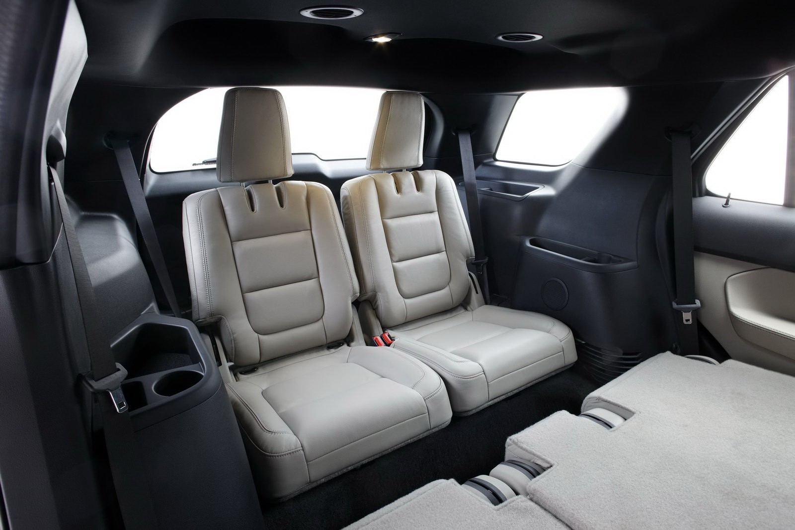 Ford Explorer pod nowym przykryciem