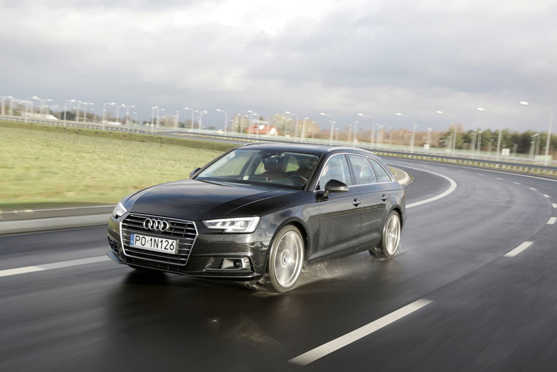 Perfekcyjnie poprawne - Audi A4 Avant 2.0 TDI  S-tronic