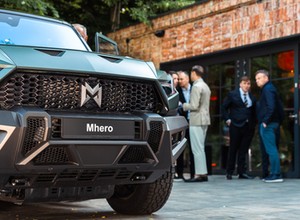 Dongfeng Mhero wygląda jak pojazd opancerzony. Cena również robi wrażenie