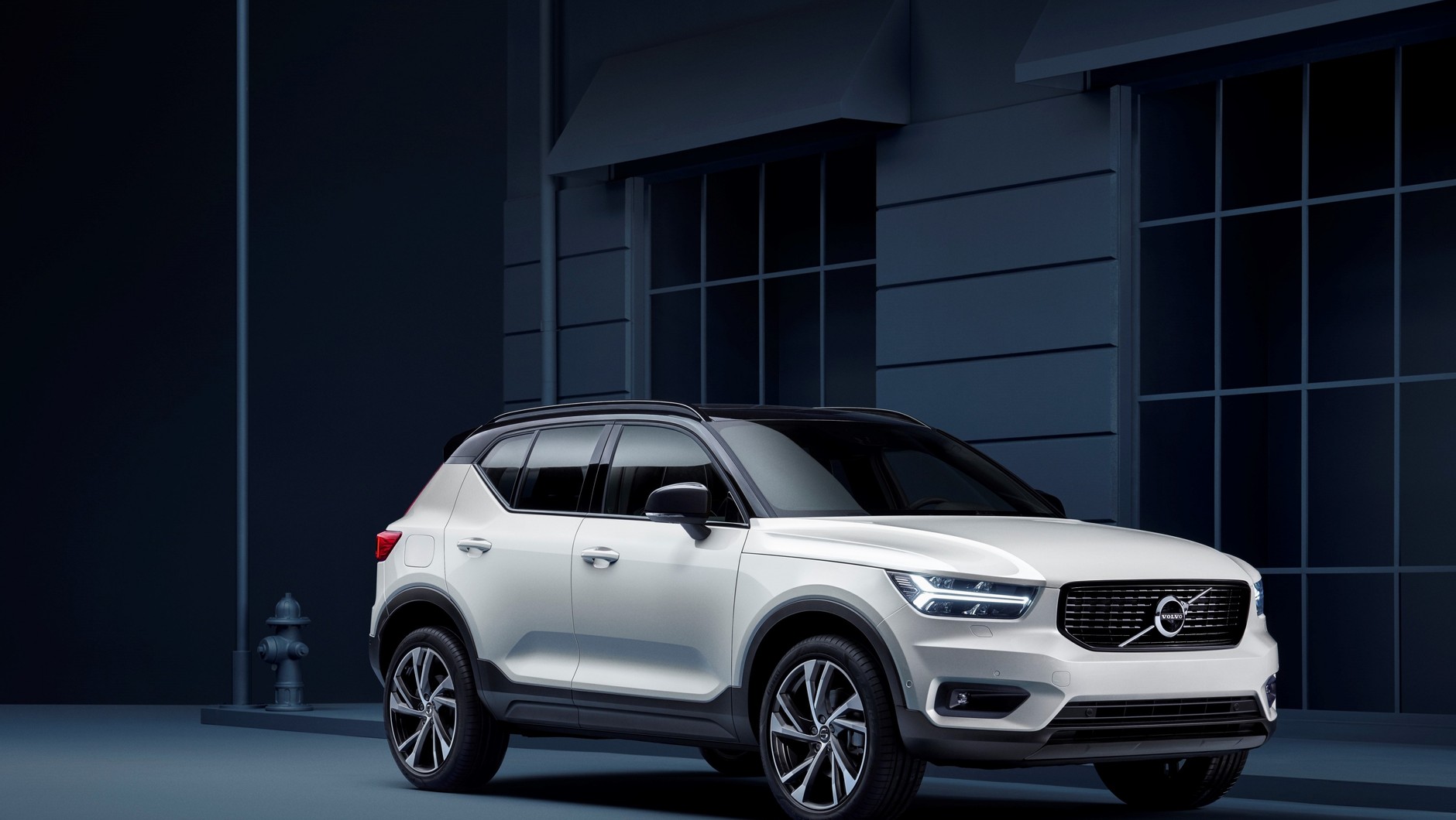 Volvo XC40 w 2021 r. było drugim najchętniej kupowanym samochodem premium w Europie.