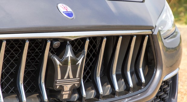 Trzech Polaków zginęło w Belgii. Ich Maserati rozpadło się na pół