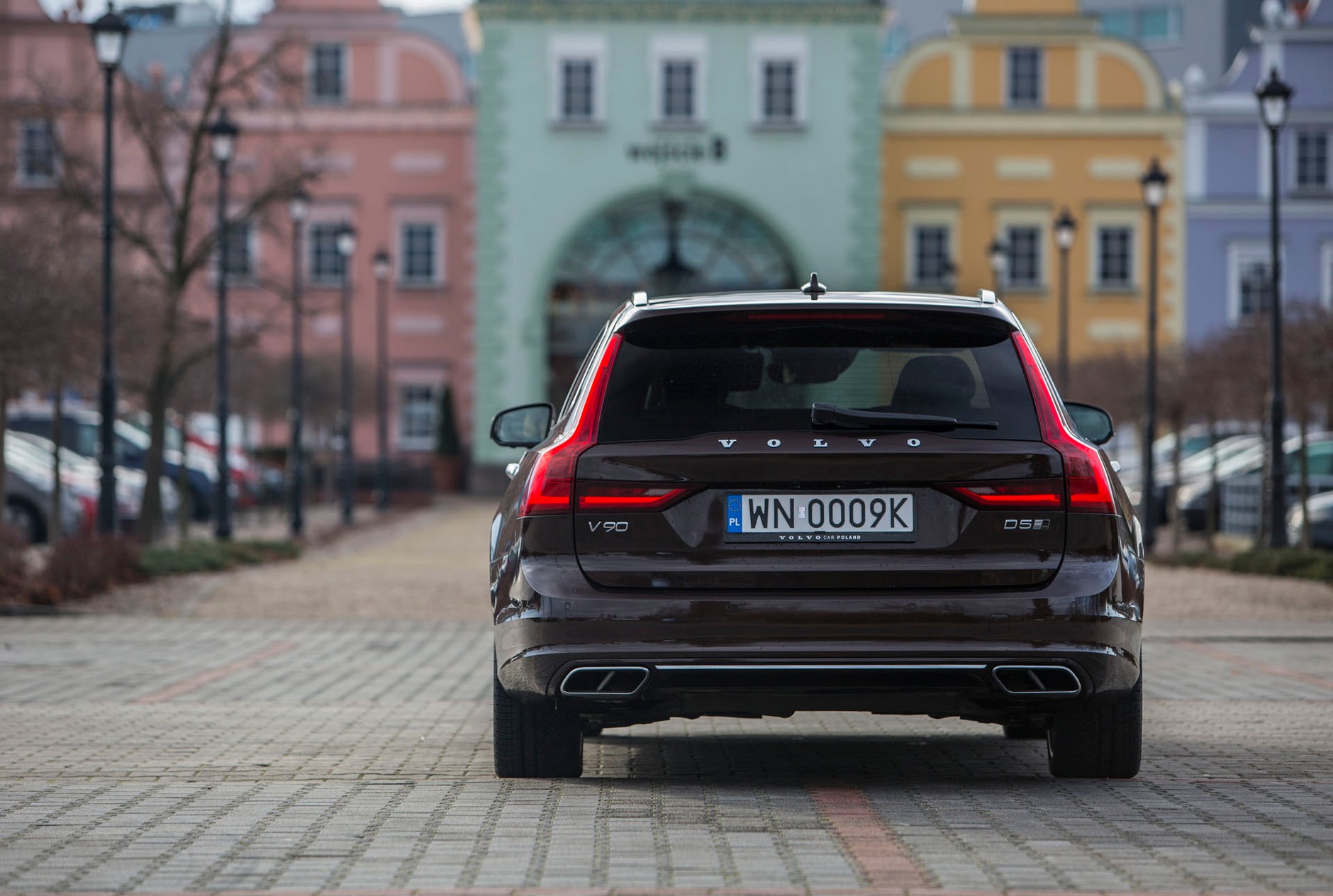 Volvo V90 D5 AWD - pięć metrów dobrego stylu