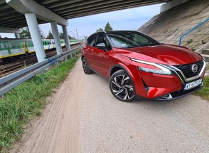 Nissan Qashqai Tekna 1.3 DIG-T MHEV Xtronic 2WD – w stronę premium