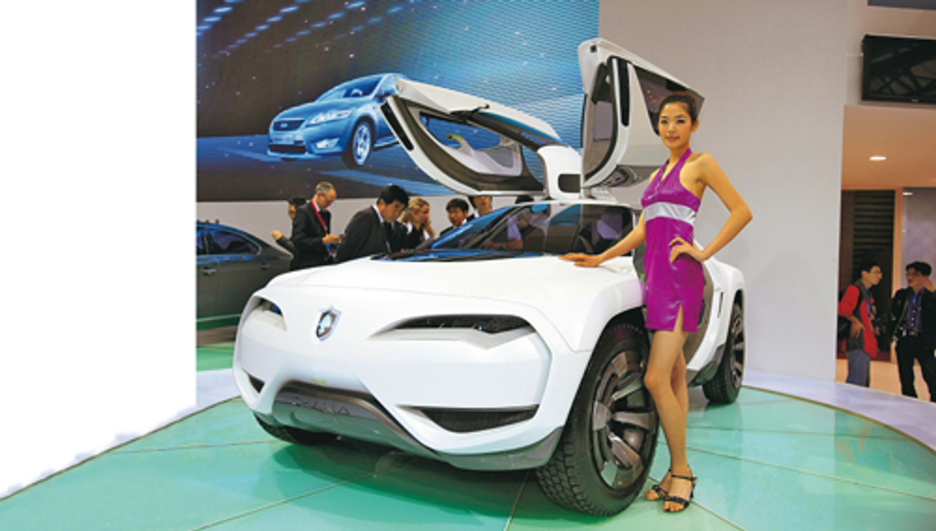 Szanghaj Motor Show. Zobacz jak Chińczycy dostają  skrzydeł