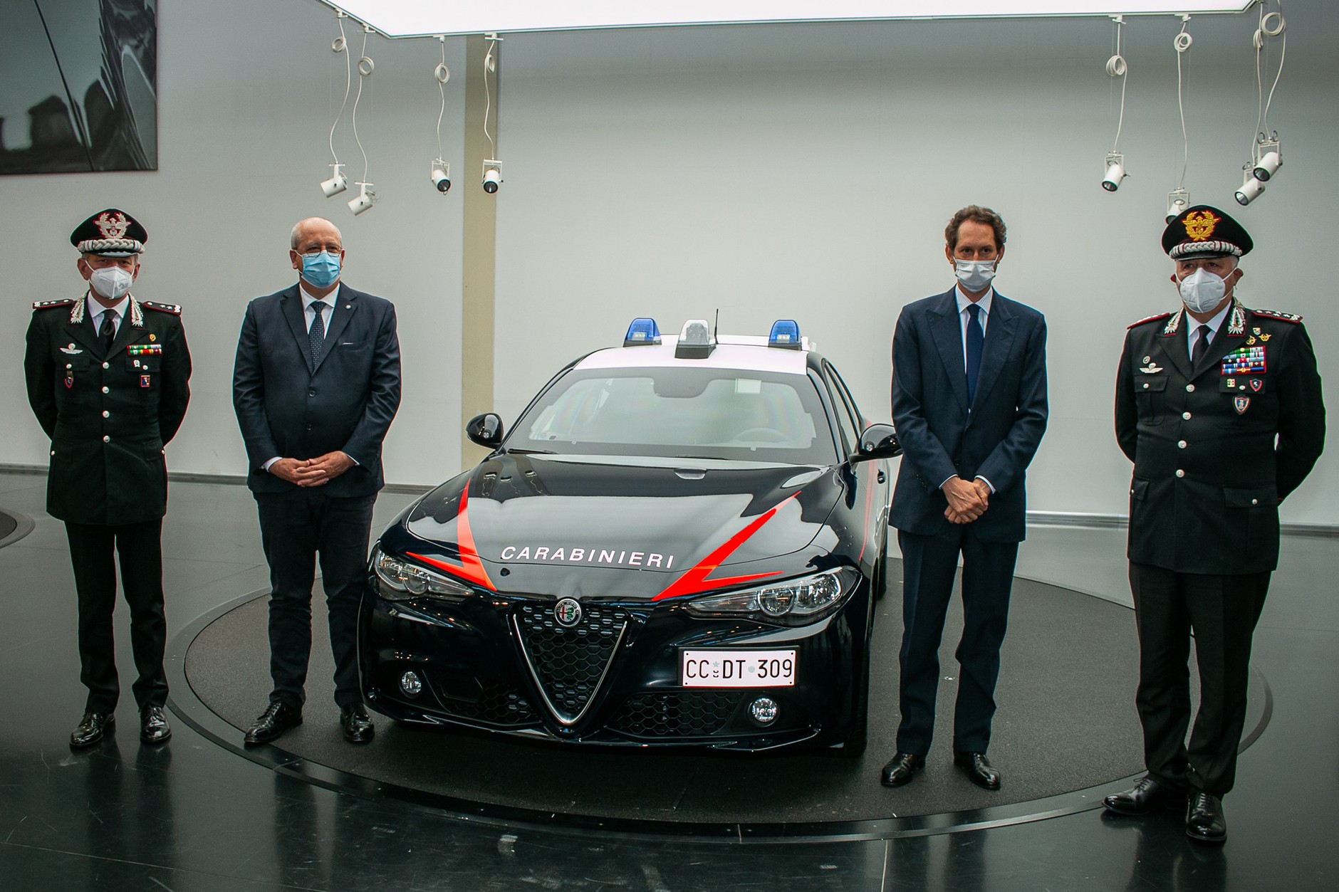 Opancerzona Alfa Romeo Giulia dla włoskich karabinierów