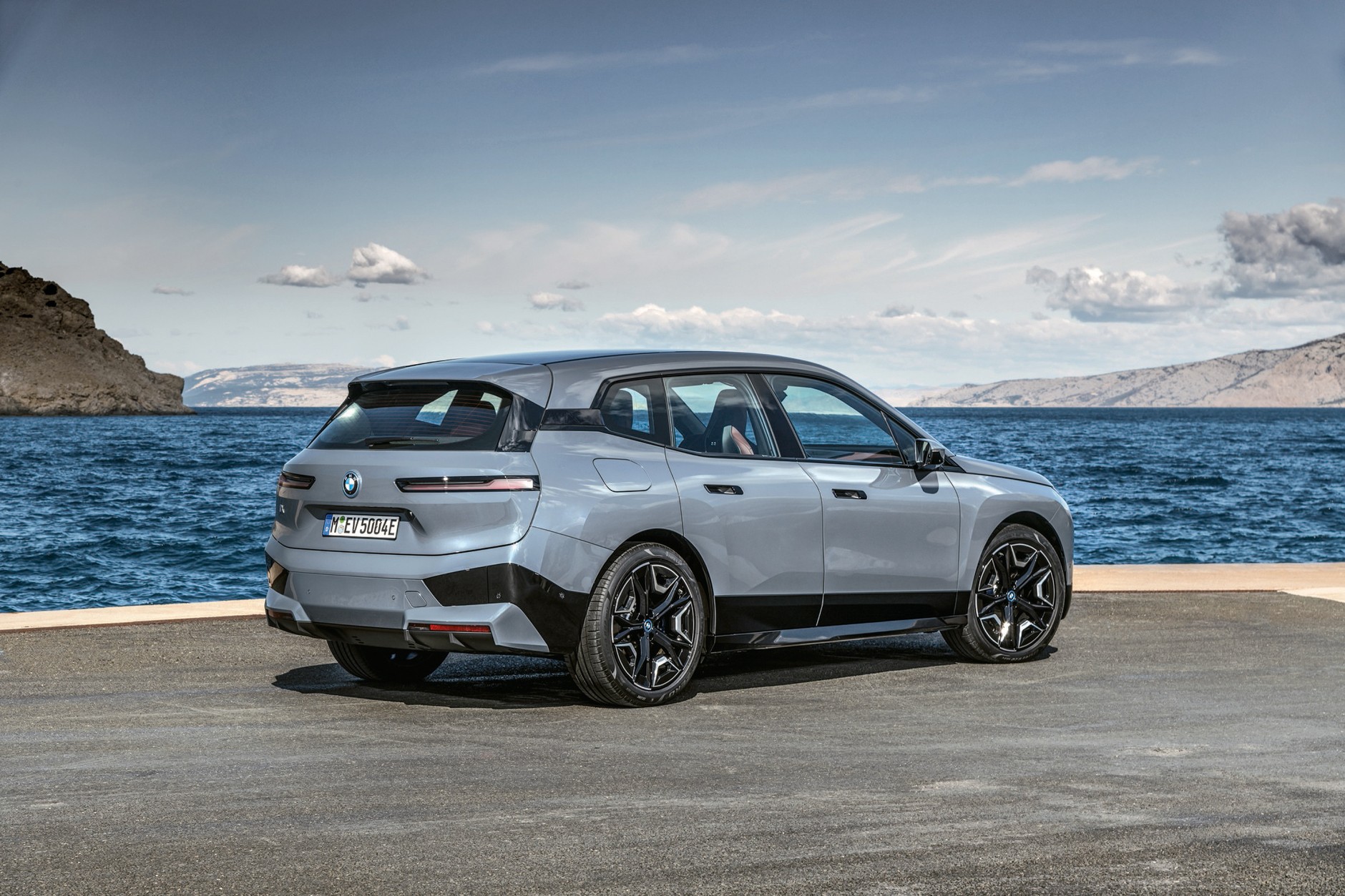 BMW iX (2021)