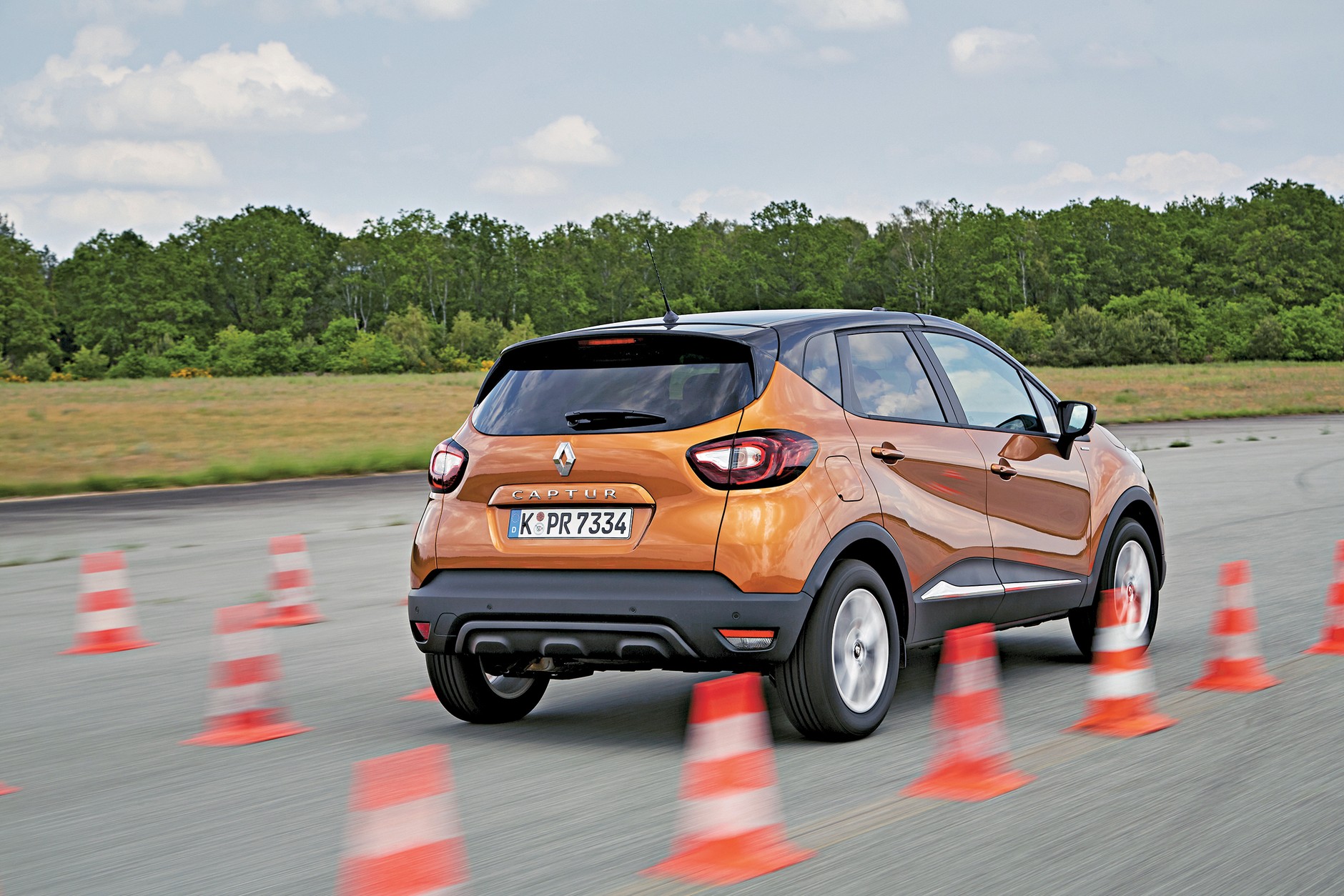Cztery małe crossovery: Renault Captur