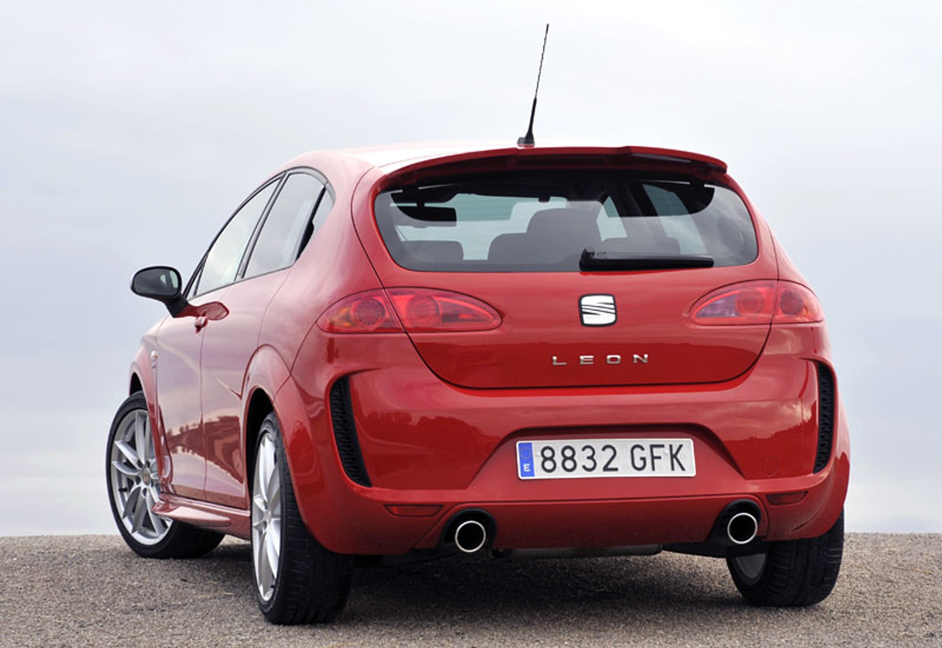 Seat Leon Linea R: kolejny usportowiony Leon