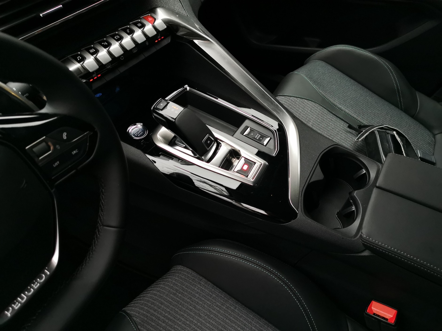 Peugeot 3008 Allure Pack Pure tech 130 EAT8