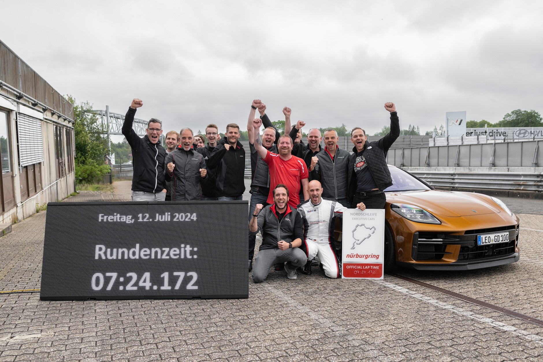 Porsche Panamera na torze Nurburgring