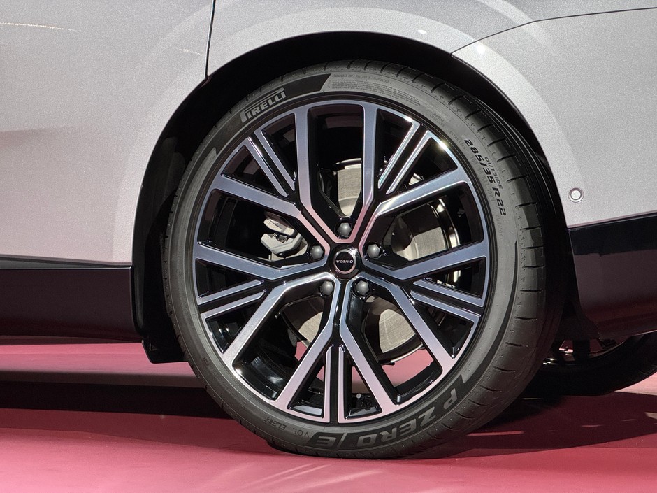 Volvo ES90 2025