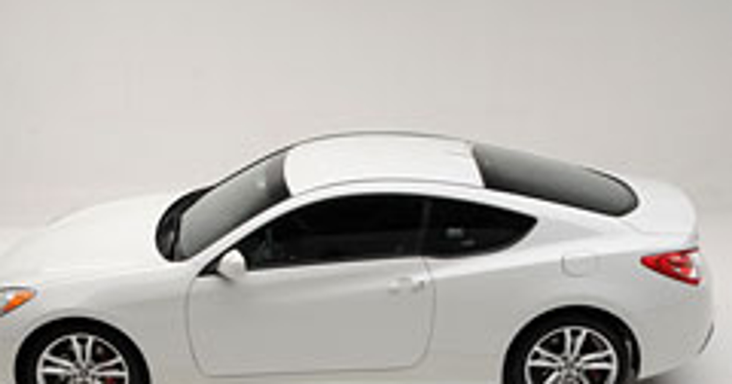 Hyundai Genesis R-Spec – bardziej sportowy