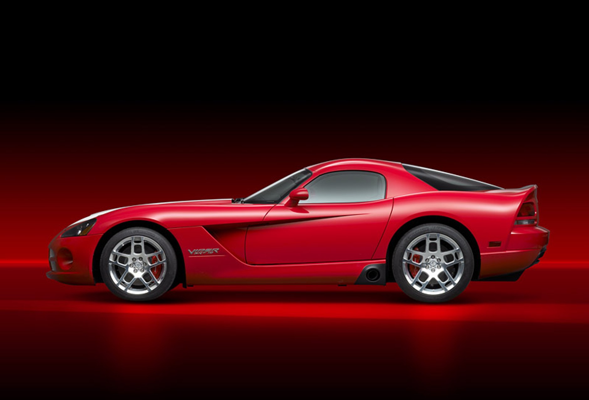 Dodge Viper SRT10 nie zamierza zejść ze sceny