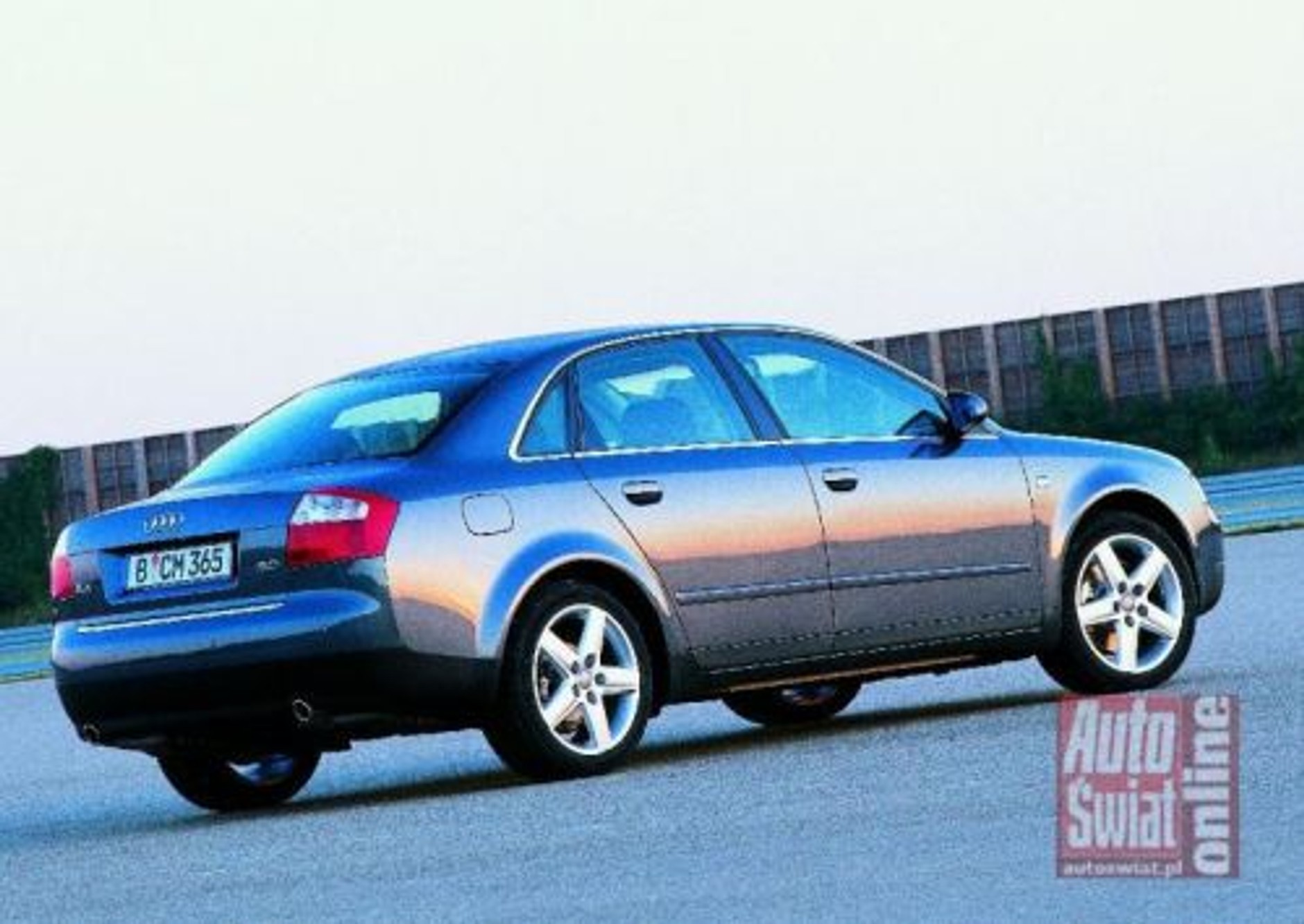 Audi A4 2.0, Ford Mondeo 2.0 Trend - Walka klas