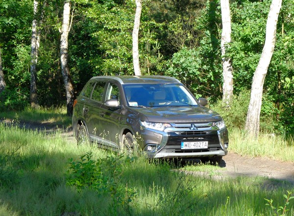 Mitsubishi Outlander 2.0/150 KM CVT 4x4 - cena czyni cuda! | TEST