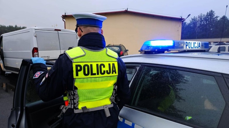 Policjanci z Krosna zatrzymali dostawczaka. Tego podczas rutynowej kontroli drogowej na pewno się nie spodziewali