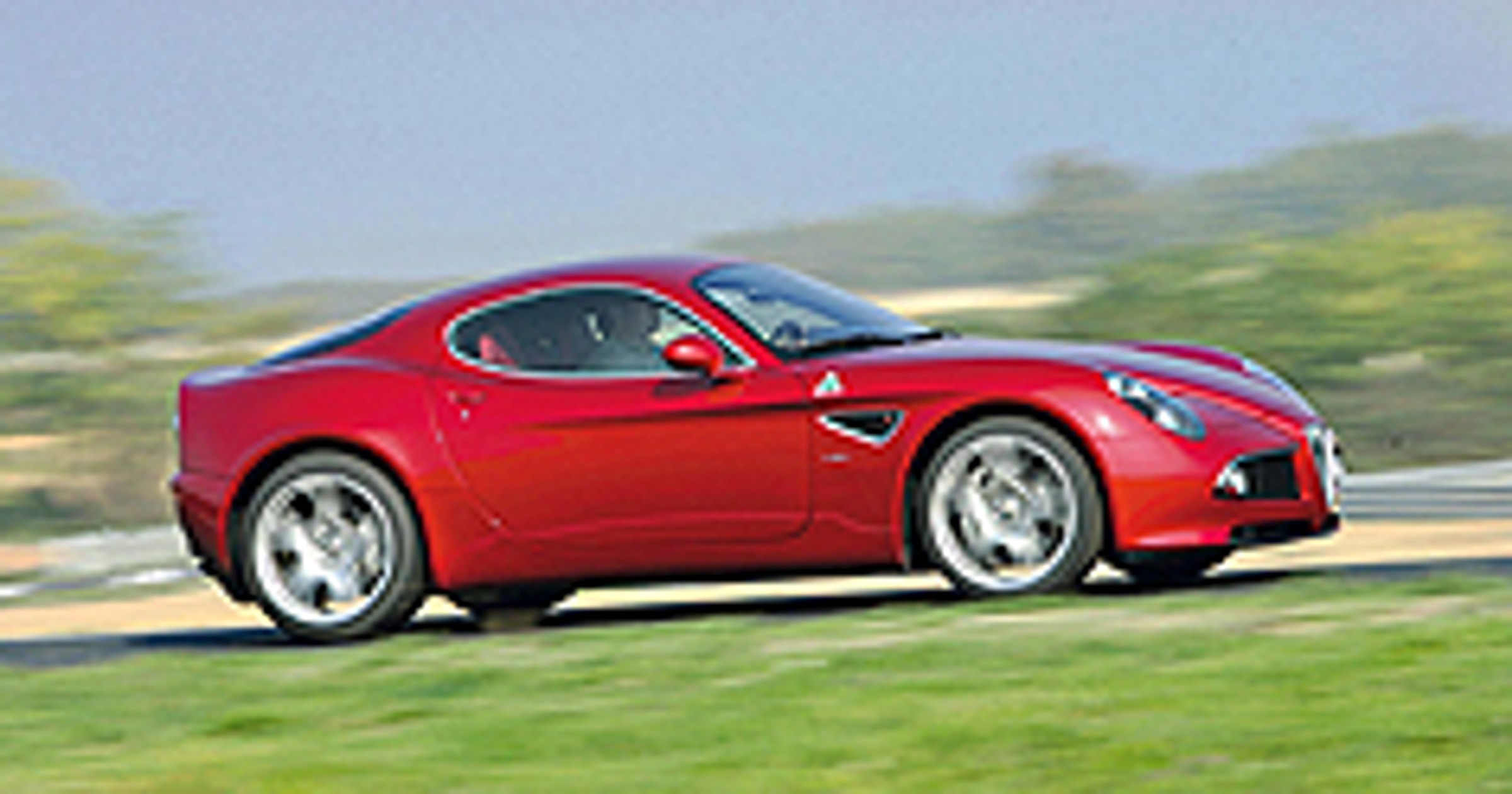 Alfa Romeo 8C Competizione - Drżyj Ferrari, Alfa nadchodzi!