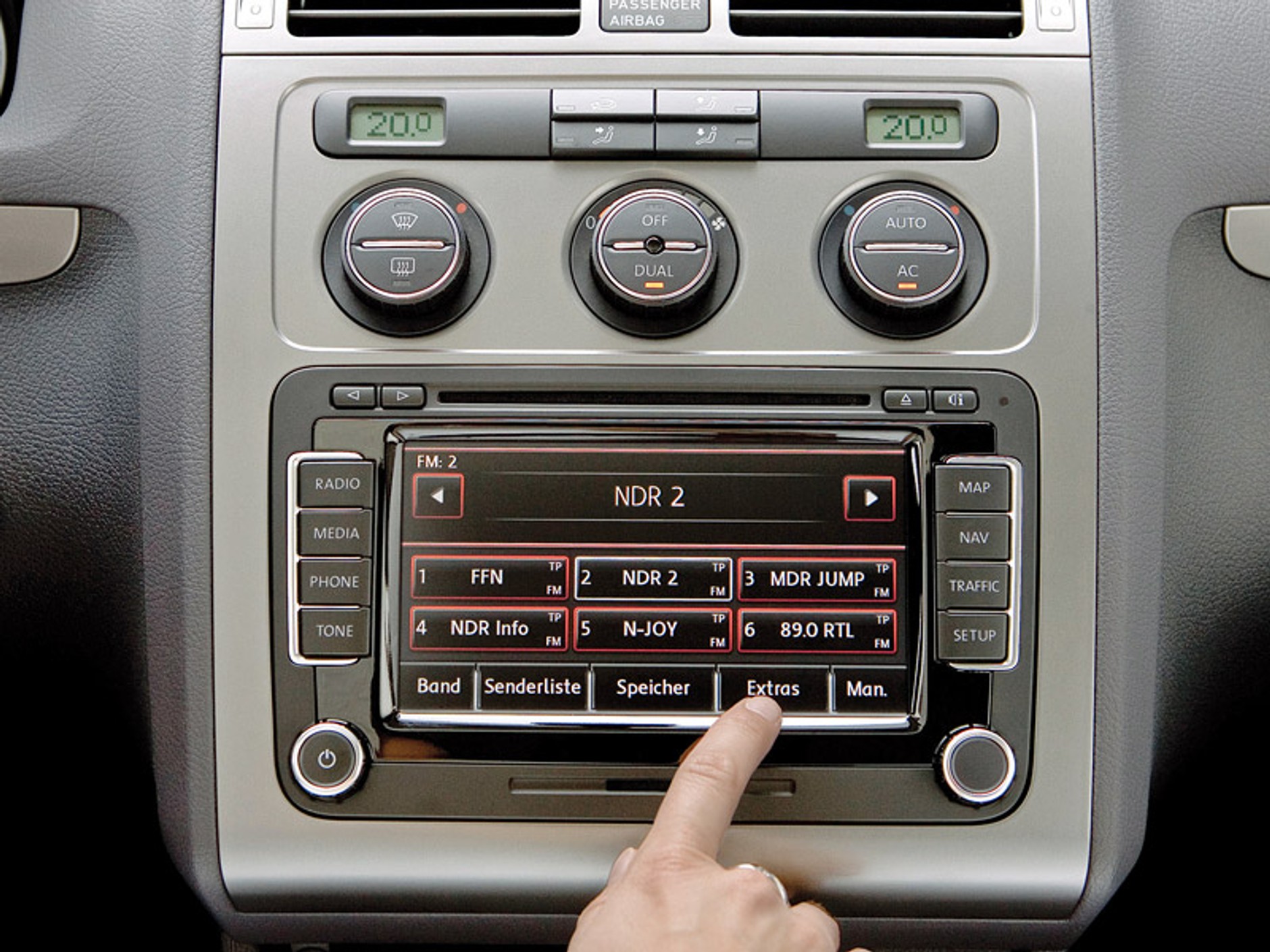 Nowa nawigacja VW RNS 510 (Škoda Trinax): Kino czy sala koncetowa?