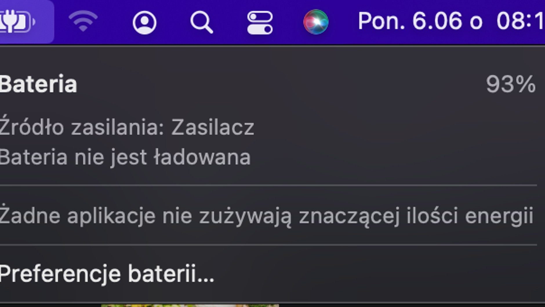 ładowanie laptopa w Enyaqu