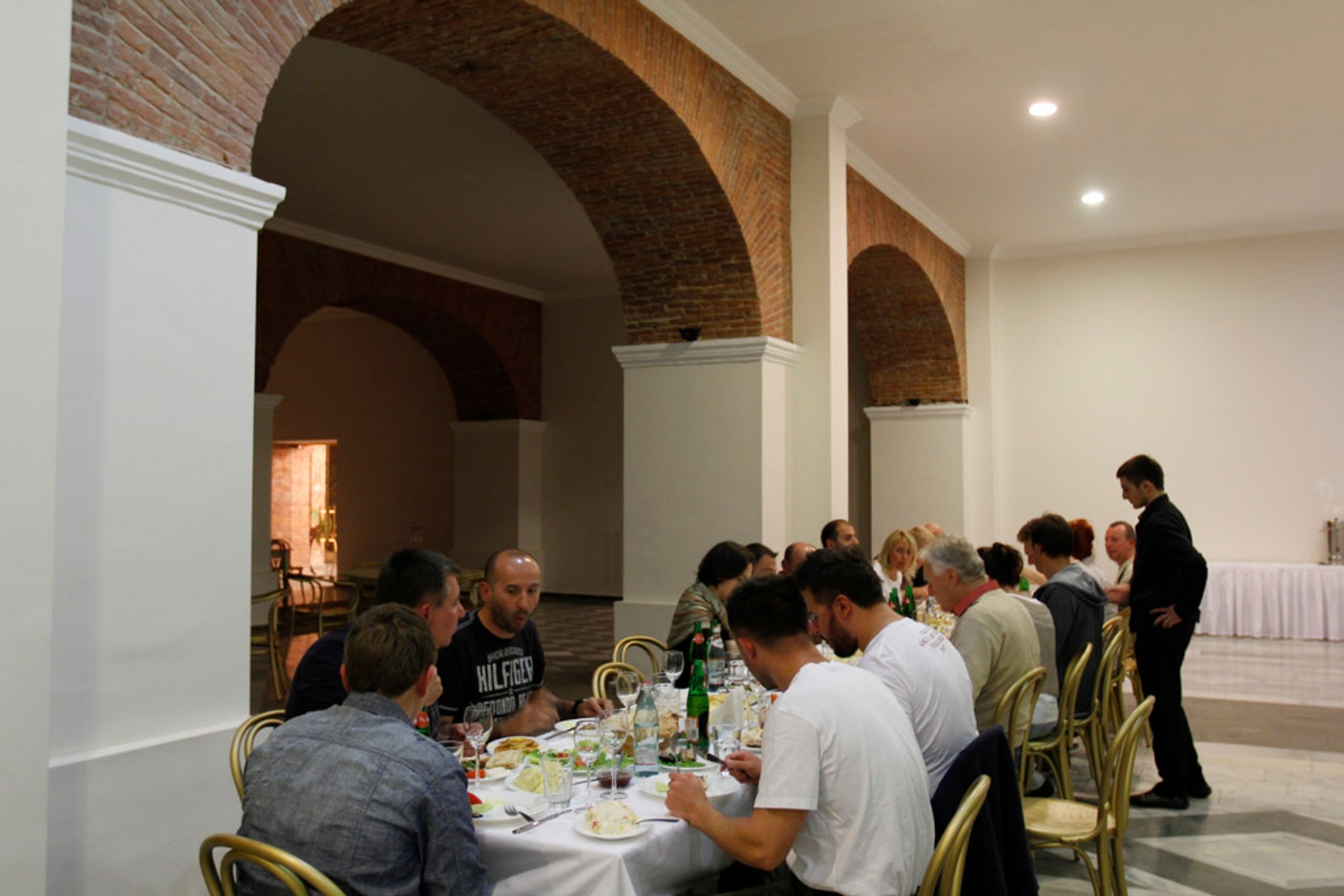 Auto Świat 4x4 Expedition: toast za Gruzję