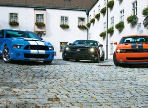 Ford Shelby kontra Chevrolet Camaro i Dodge Challenger