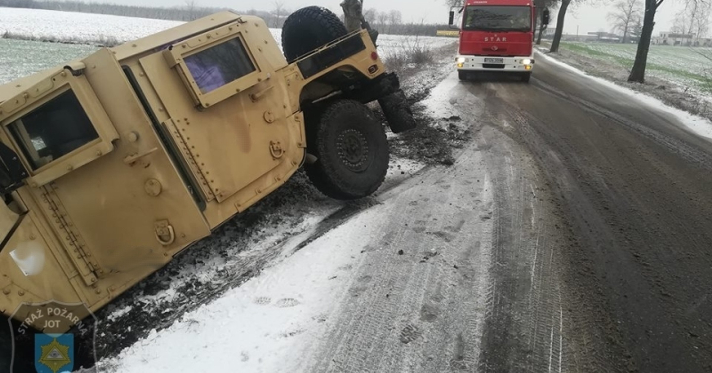 Humvee w rowie