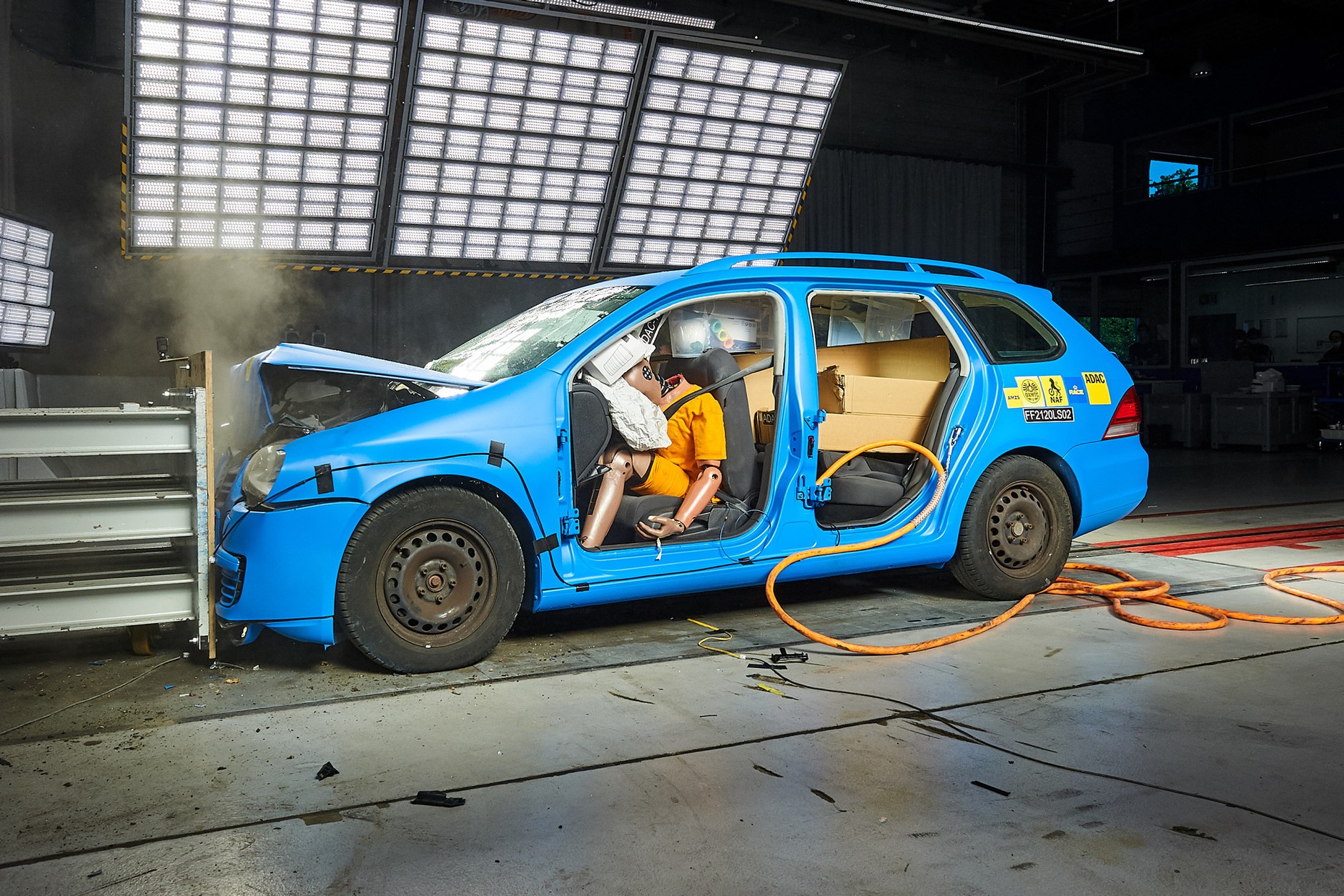 Crash test załadowanego auta