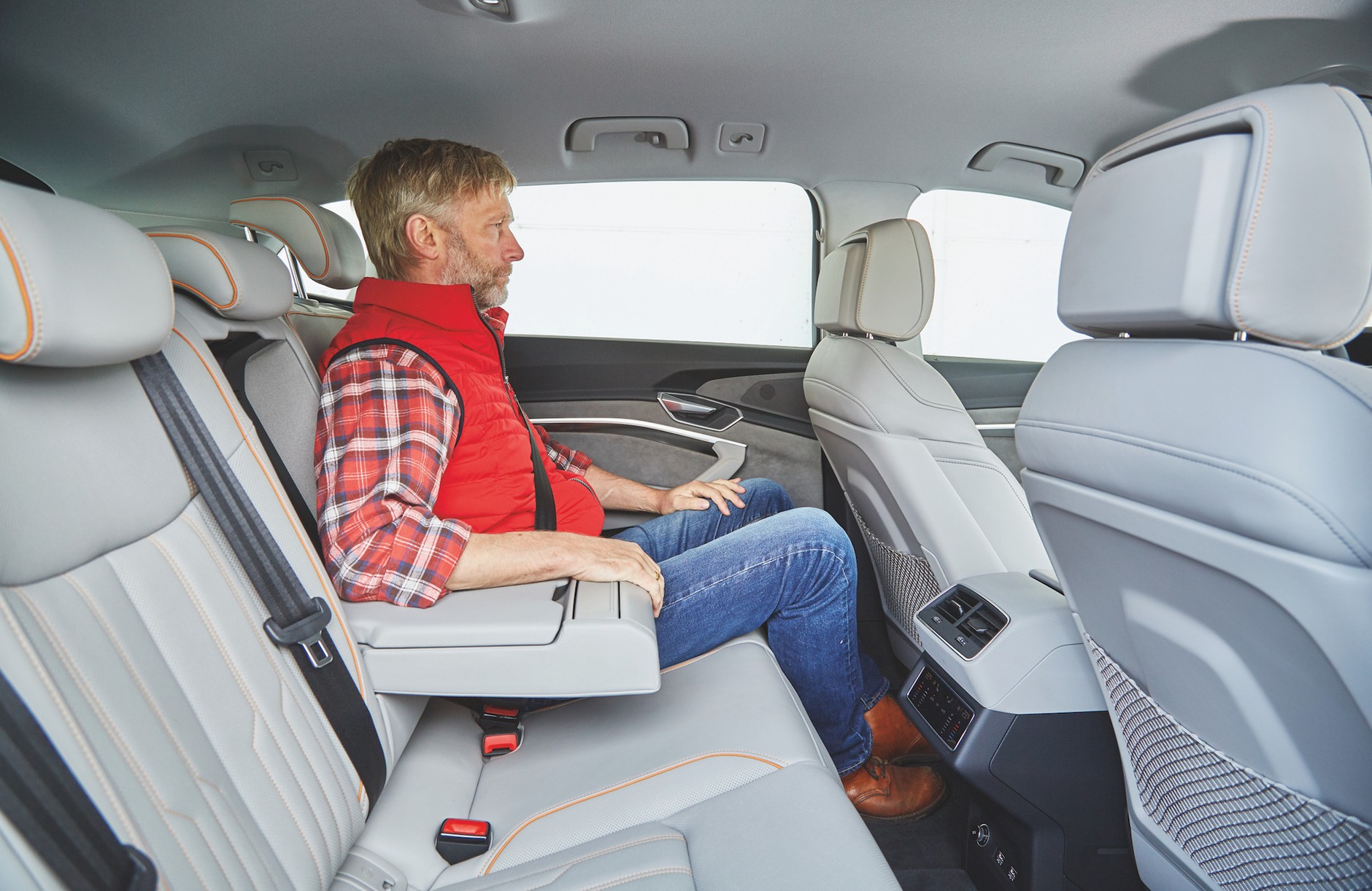 Porównanie elektrycznych SUVów – Audi e-tron kontra Mercedes EQC