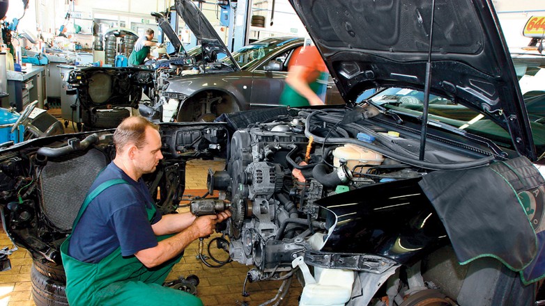 Naprawa samochodu, czyli sposoby na wyciąganie naszych pieniędzy