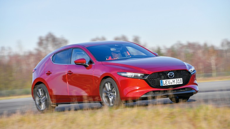 Porównanie: Mazda 3 kontra Opel Astra