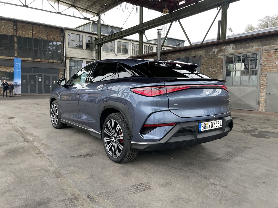 BYD Sealion 7