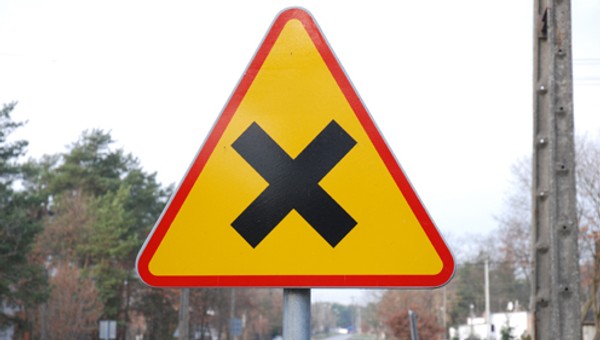 Znaki ostrzegawcze - jakie są i co oznaczają?