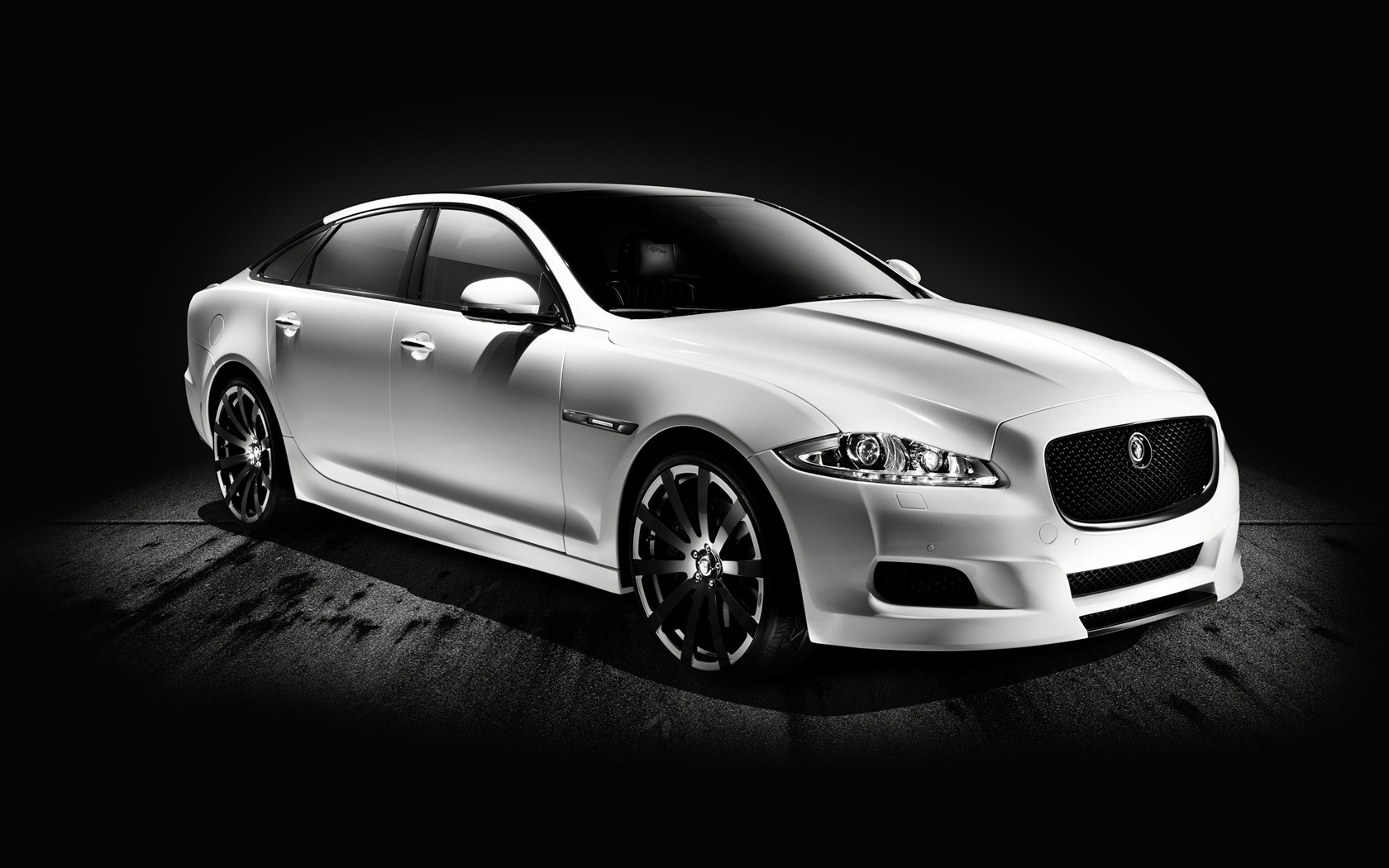 Jaguar XJR