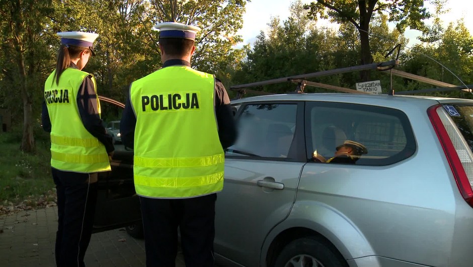Policja podczas kontroli