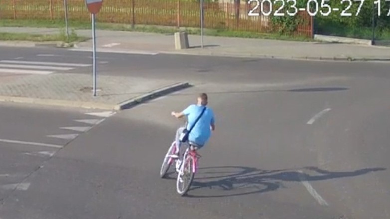 21-latek jechał pod prąd na rondzie