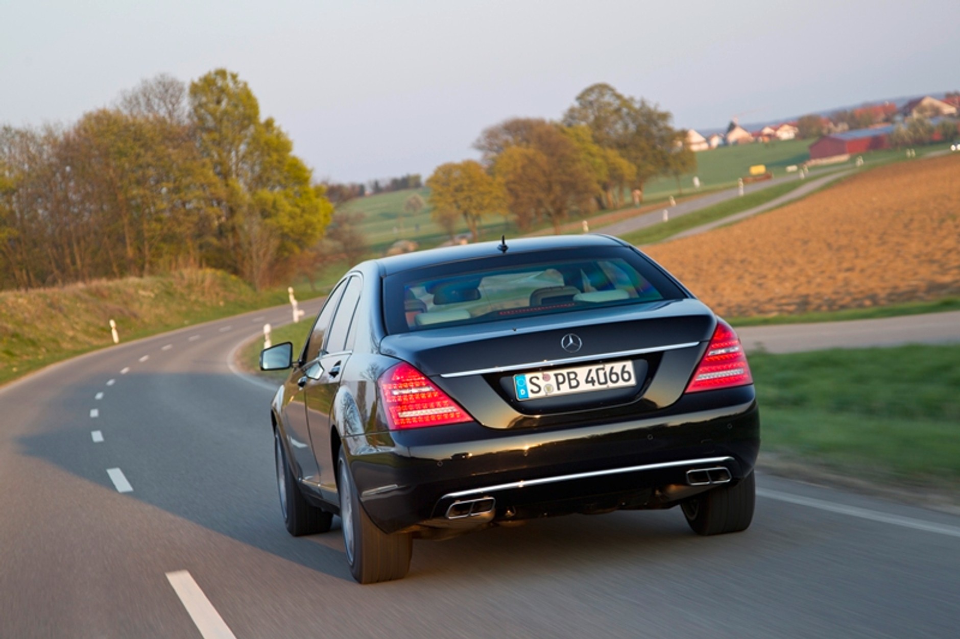 Opancerzone Mercedesy dla nielubianych