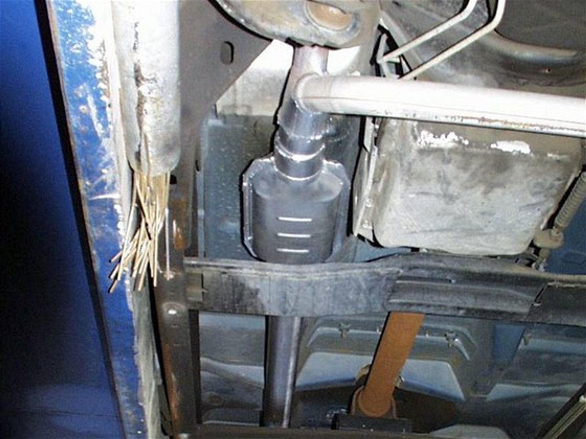 Złodzieje kradną masowo katalizatory