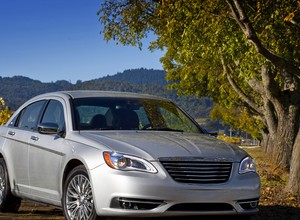 Chrysler 200: Nowe wcielenie Sebringa