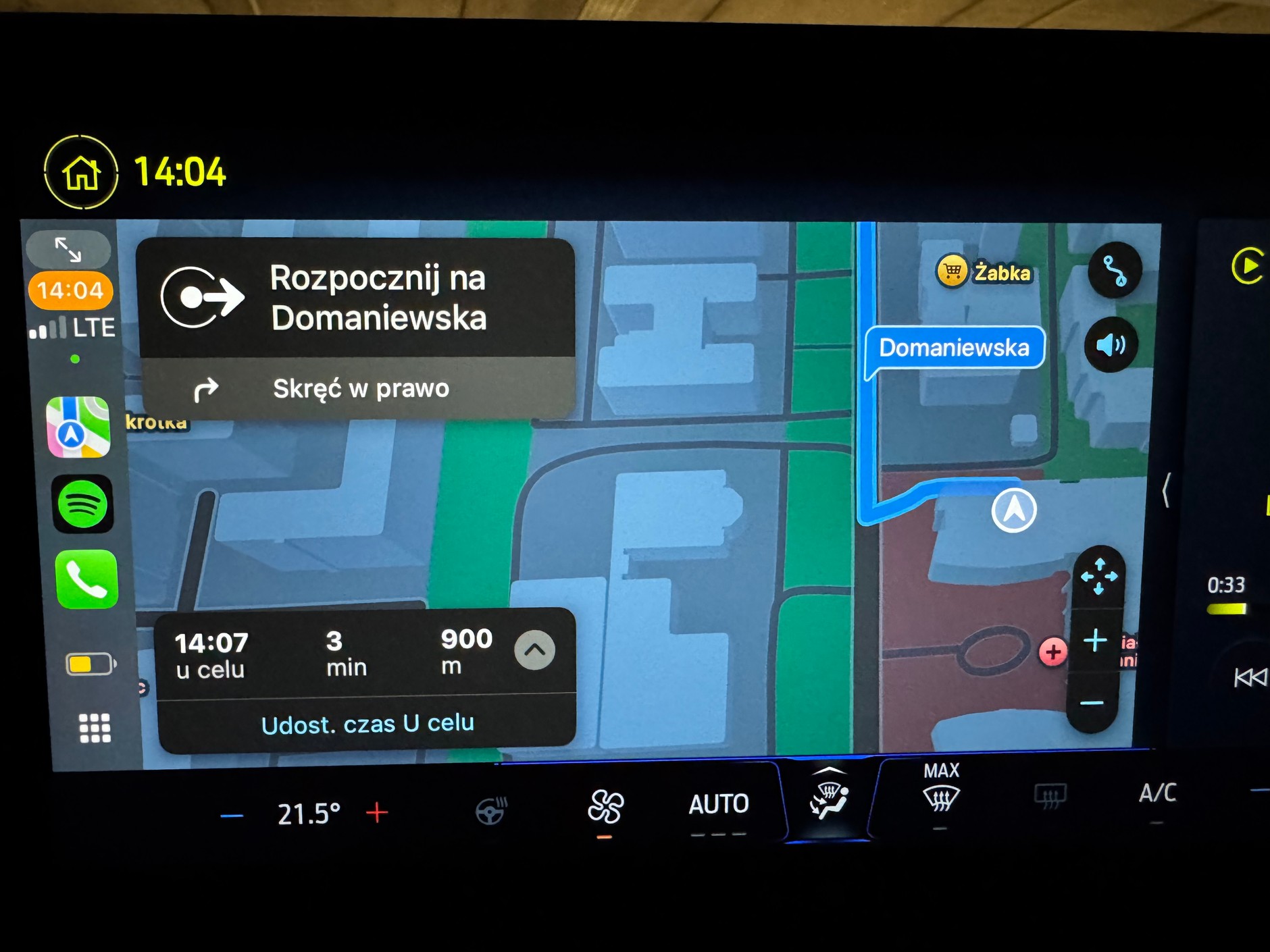 Nie jest to wina Google Maps. To po prostu problem Apple CarPlay. Na zdjęciu nawigacja Apple