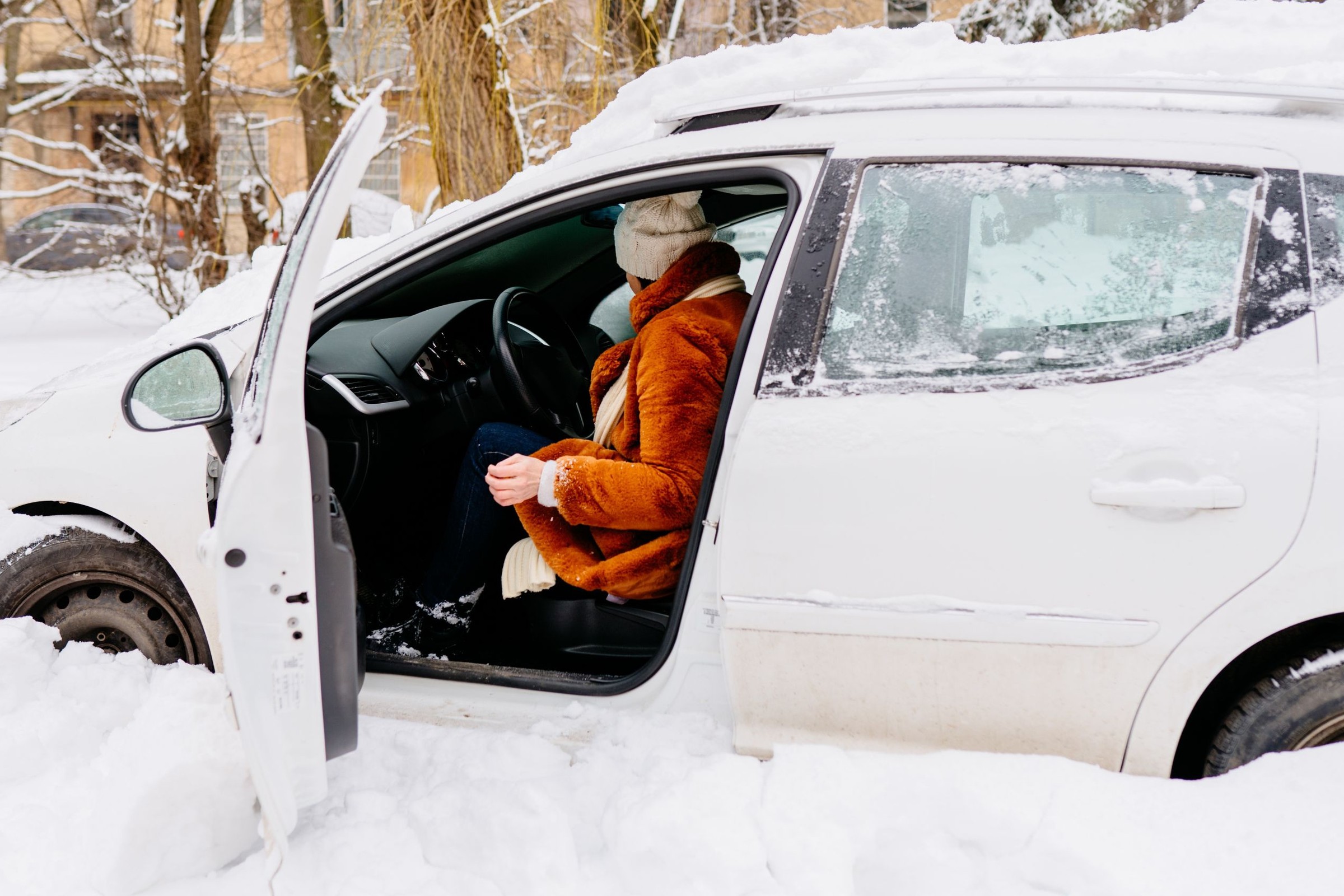 Mechanik zdradził mi, co warto zrobić przed uruchomieniem silnika na mrozie. Tak przechytrzyłem zimę