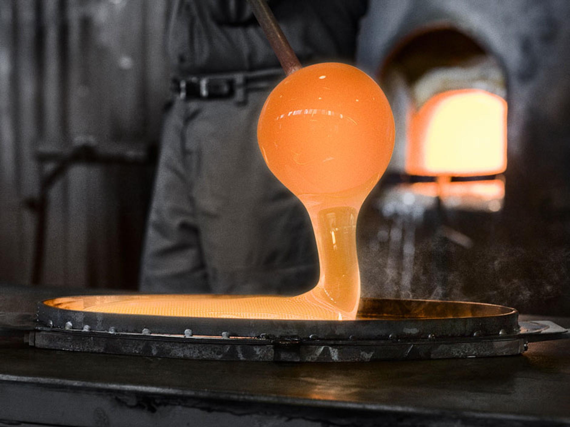 Volvo S60 Concept – pierwsza fotografia (+ informacje o sytuacji szwedzkiej spółki)