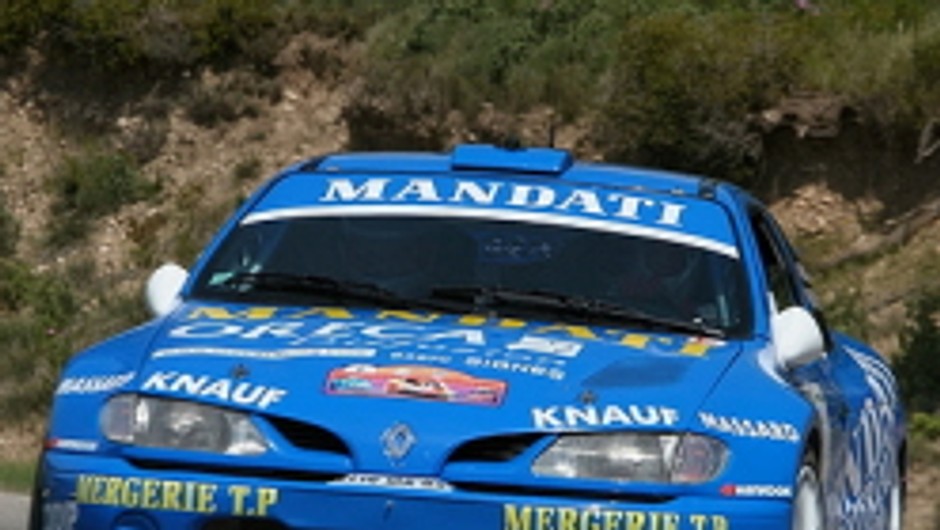 Renault: sukces kultowego Maxi Megene we Francji